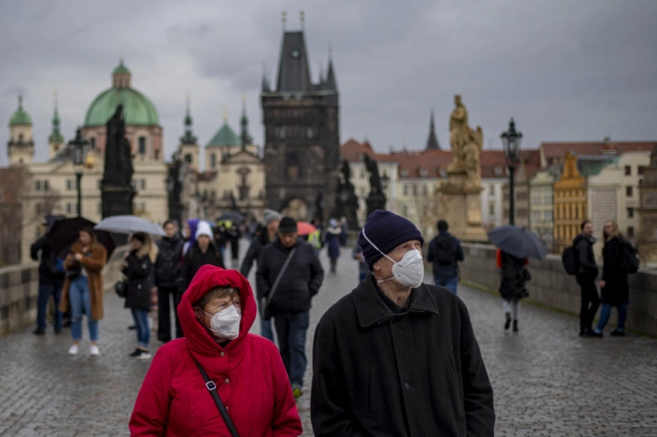 Czech civil servants protest against vaccination requirement