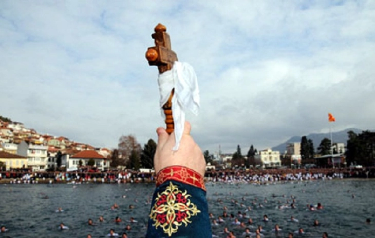 Orthodox faithful celebrate Epiphany