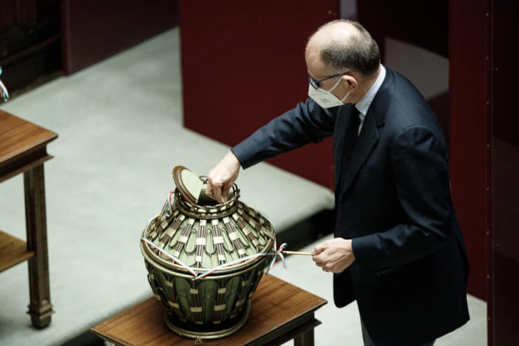 Still no winner after third round of voting for new Italian president