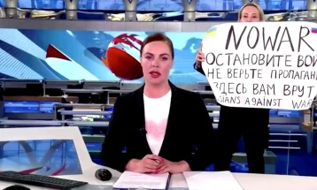 Russian TV journalist fined $280 for live anti-war protest