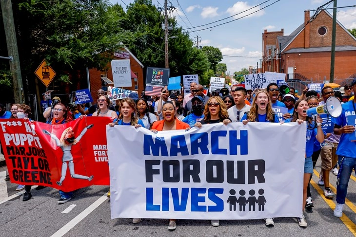 Thousands gather in Florida, elsewhere to march against gun violence