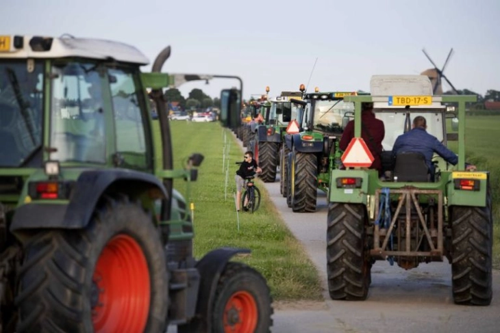 Dutch farmers block roads in protest against environmental reforms