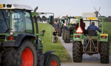 Dutch farmers block roads in protest against environmental reforms