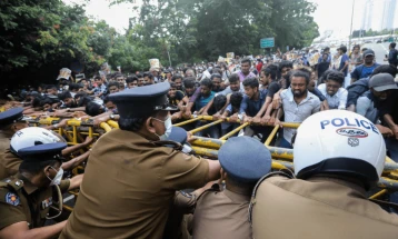 Sri Lankan ministers resign as political crisis intensifies