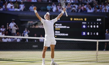 Djokovic rallies past Kyrgios to seventh Wimbledon crown