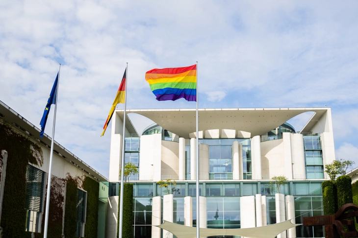 Bundestag raises rainbow flag for first time as Berlin hosts Pride