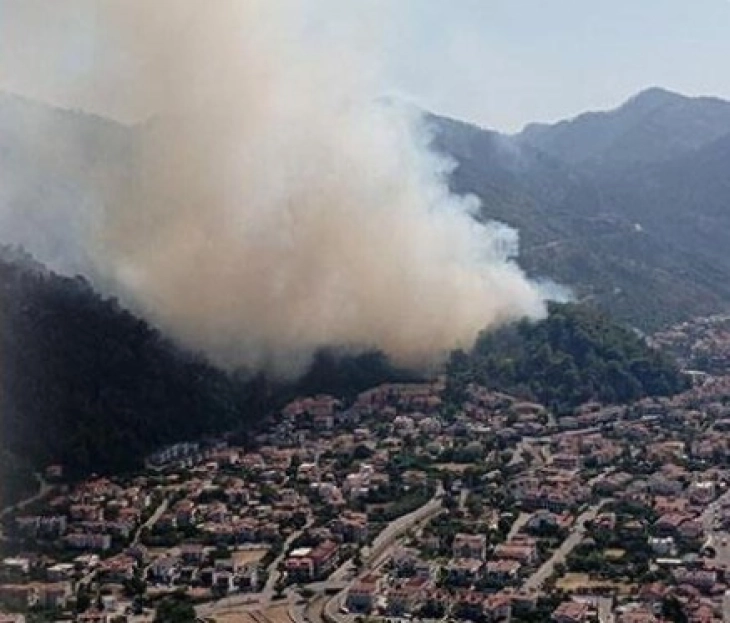 Evacuations as wildfire breaks out in southern Turkish resort town