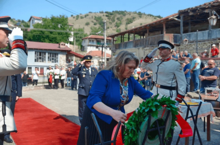 Defence Minister Petrovska pays respects to army reservists killed near Ljubotenski Bachila