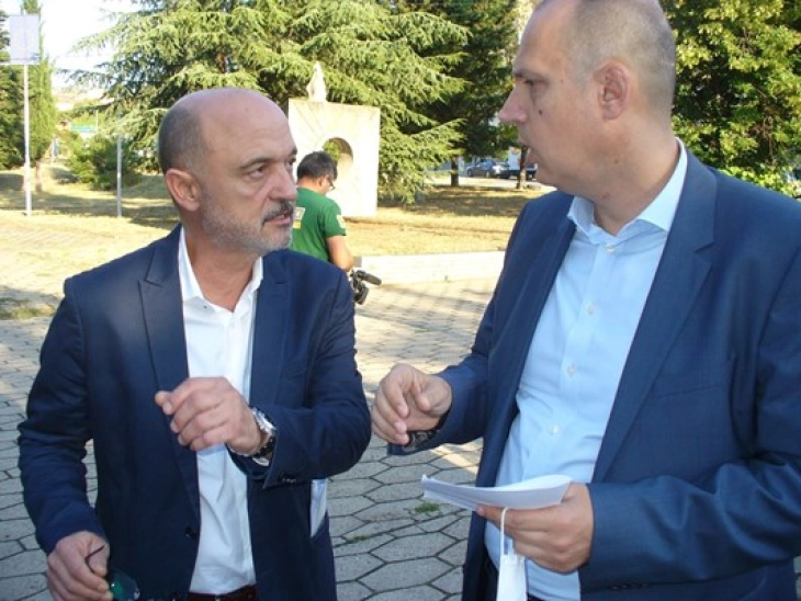 Bulgarian, Serbian health ministers visit injured Serbian children at hotel in Stara Zagora