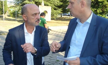 Bulgarian, Serbian health ministers visit injured Serbian children at hotel in Stara Zagora