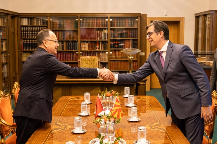 Pendarovski meets Albania's Begaj at Brdo-Brijuni meeting 