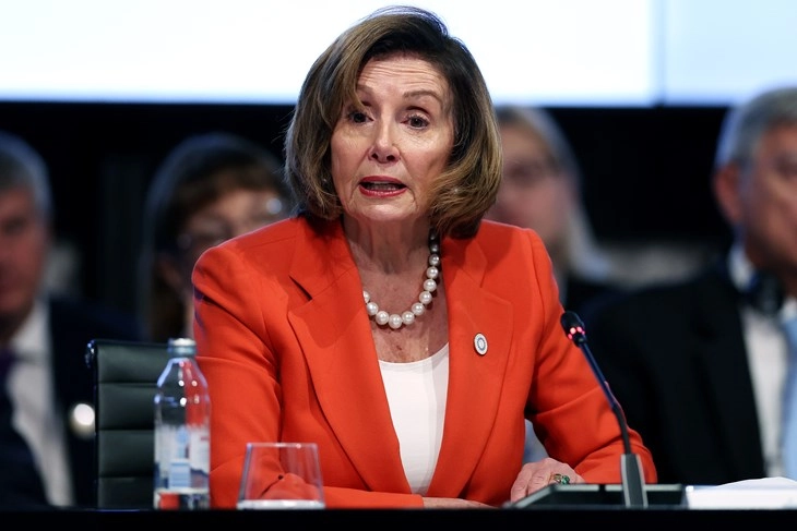 Husband of US House speaker Pelosi attacked with a hammer at home
