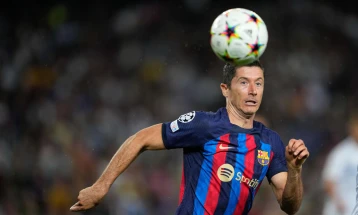 Lewandowski late show earns Barcelona 1-0 win over Valencia