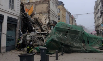 Две згради се урнаа во центарот на францускиот град Лил, нема жртви (ДПЛ)