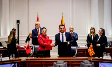 Бектеши: Со Албанија ќе реализираме заеднички проекти за изградба на инфраструктура за снабдување со гас и инвестиции во обновливи извори на енергија