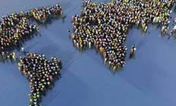 Светската популација надмина осум милијарди луѓе