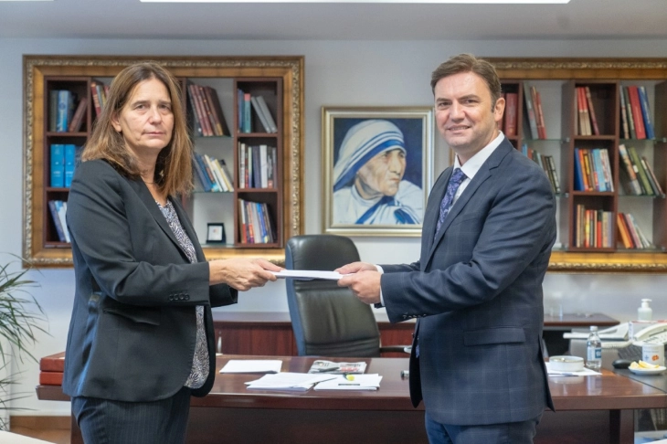 Османи ги прими копиите од акредитивните писма на новоименуваната амбасадорка Филипиду
