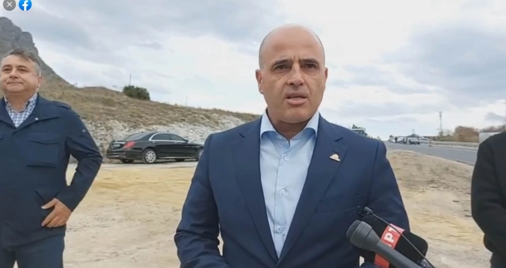 Премиерот Ковачевски во посета на охридско-струшкиот регион