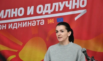 Костадиновска-Стојчевска: Менаџираме со кризата, носиме исправни одлуки и политики