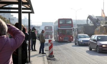 Сообраќаен метеж низ Скопје, приватните автобуси не возат, во тек реконструкции на неколку сообраќајници