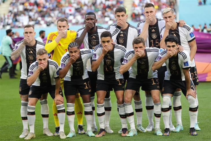 ФИФА нема да ја казни Германија за чинот на покривање на устата