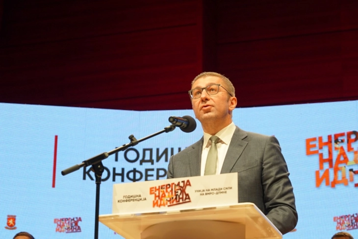 Mickoski: Nuk ka ndryshim të Kushtetutës, të formohet Qeveri teknike dhe të shpallen zgjedhje të parakohshme