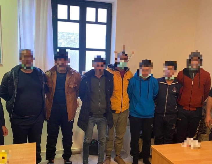 Arrestohen shtatë kontrabandistë midis 483 emigrantëve të shpëtuar afër Kretës
