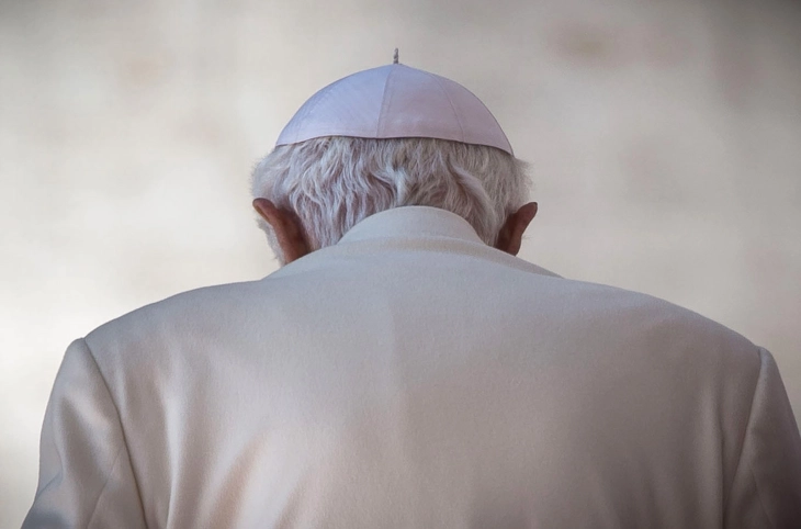 Почина поранешниот папа Бенедикт Шеснаесетти