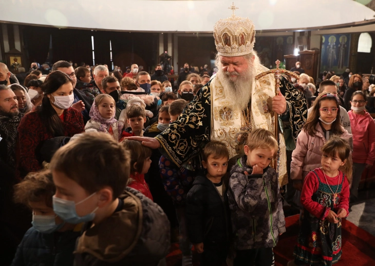 Macedonian Orthodox Christians celebrate Christmas