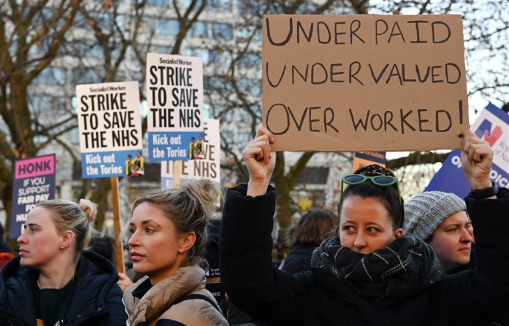 Штрајковите во Велика Британија ќе се интензивираат, наставниците се подготвуваат да прекинат со работа