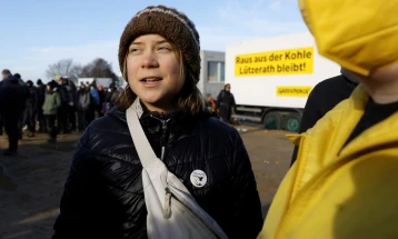 German police carry away Greta Thunberg at lignite mine protest