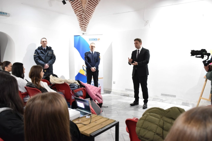 Во Тетово се одржа работилница „Препознавање и одговор на говорот на омраза“