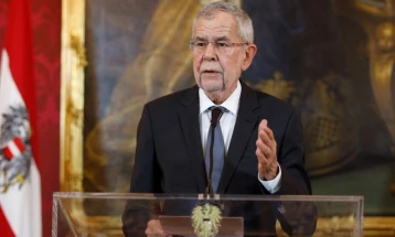 Van der Bellen sworn in for second term as president of Austria