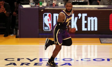 Леброн Џејмс е четврти по асистенции во историјата на НБА