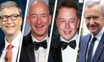 Në Listën e Blumbergut të milionërëve prinë Arno, i dyti është Mask, Bezos i treti