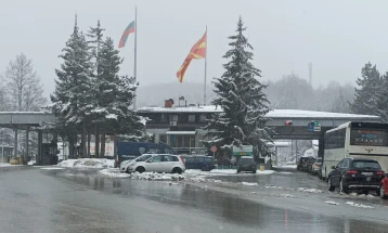 На Деве Баир за влез во земјава чекаат повеќе патнички и товарни возила