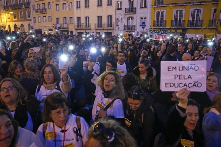 Thousands take to the streets in Portugal to protest high inflation