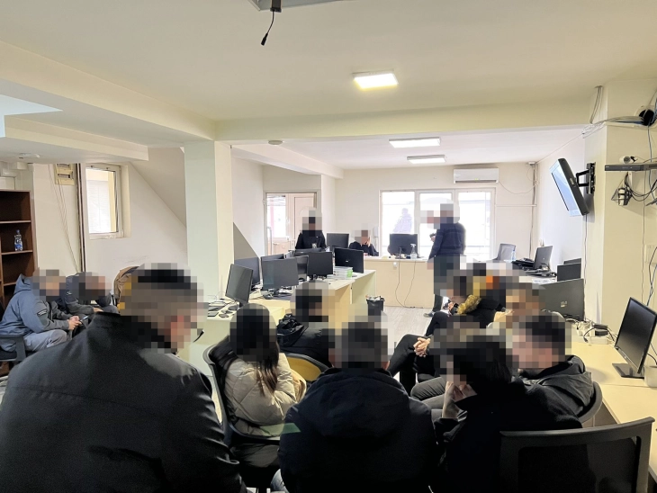 Претрес во два објекти во Скопје, приведени три лица, пронајдени странски државјани