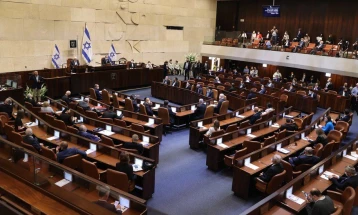Пред денешната расправа во Кнесетот и најавените протести, израелскиот претседател бара Нетанјаху да ја одложи судската реформа