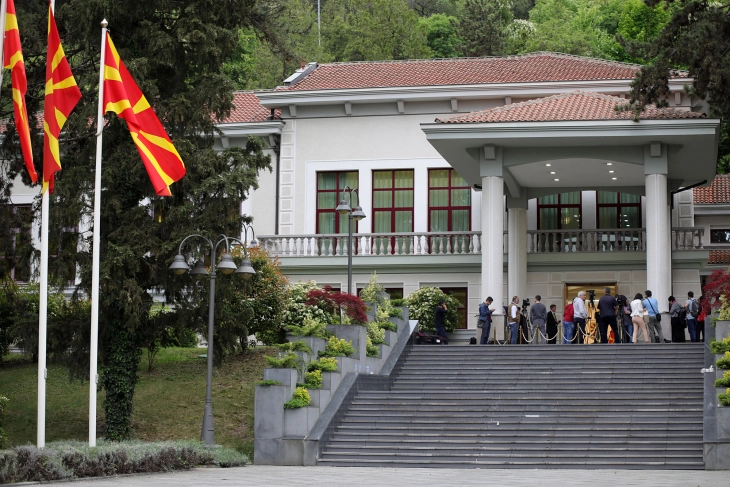 Është gjetur zgjidhje për pagesën e pagës së janarit në Kabinetin e presidentit, me rritje prej 5 përqindëve për nëpunësit administrativ