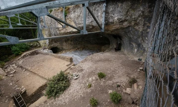 Пештерските луѓе користеле лак и стрела и пред 54.000 години