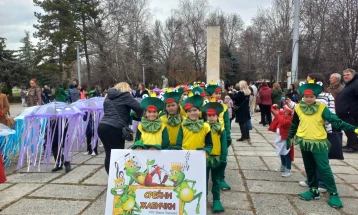 Најмладите струмичани ја продолжија традицијата со Детскиот карневал