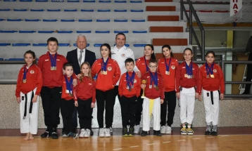 Триесет медали за македонската репрезентација во традиционално карате на турнир во Србија