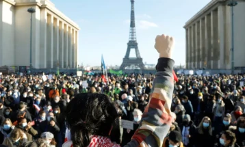 Во Франција нови штрајкови и протести поради најавената пензиска реформа