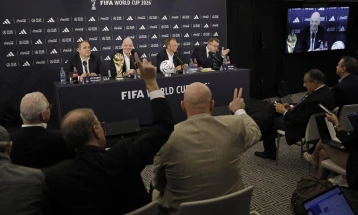 Де Лаурентис со обвинувања за ФИФА: Украдоа милијарди, остануваат во Швајцарија, надвор од европската јурисдикција