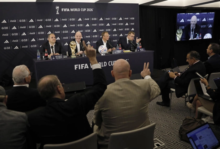 De Laurentis me akuza për FIFA-n: Kanë vjedhur miliarda, qëndrojnë në Zvicër, jashtë çdo jurisdiksioni