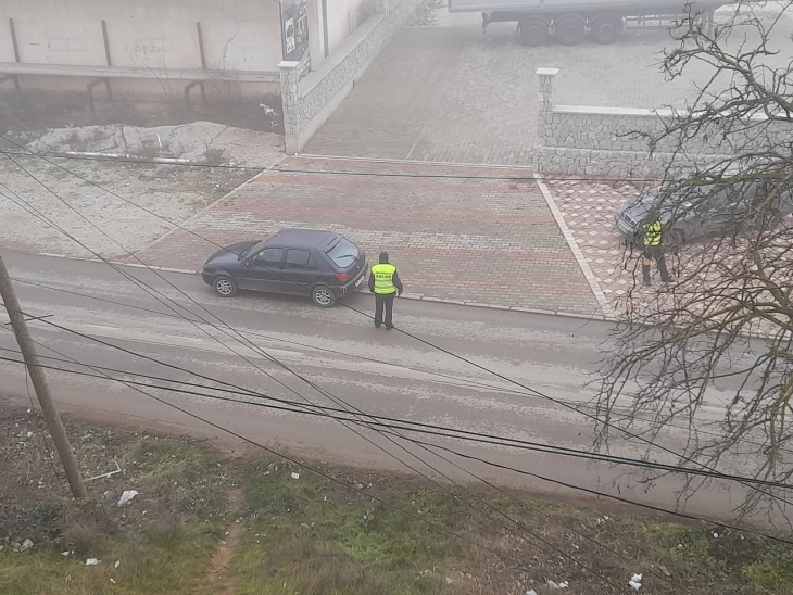 Во Дебар на вонреден технички преглед упатени шест возила, кривични пријави за нелегален превоз на патници  