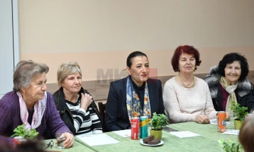 Тренчевска во посета на Центарот за дневен претстој  за стари лица во Чаир во рамки на кампањата „Гласна и храбра“