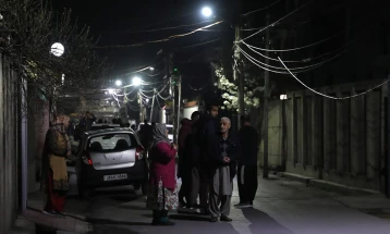 Nine dead, scores wounded as strong quake jolts Pakistan, Afghanistan