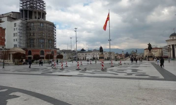 Qyteti i Shkupit demanton: Nuk ka kamion të përmbysur në sheshin 